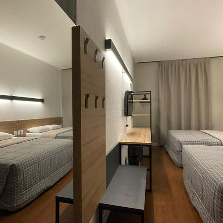 Hotel 10 Жоїнвіль Екстер'єр фото