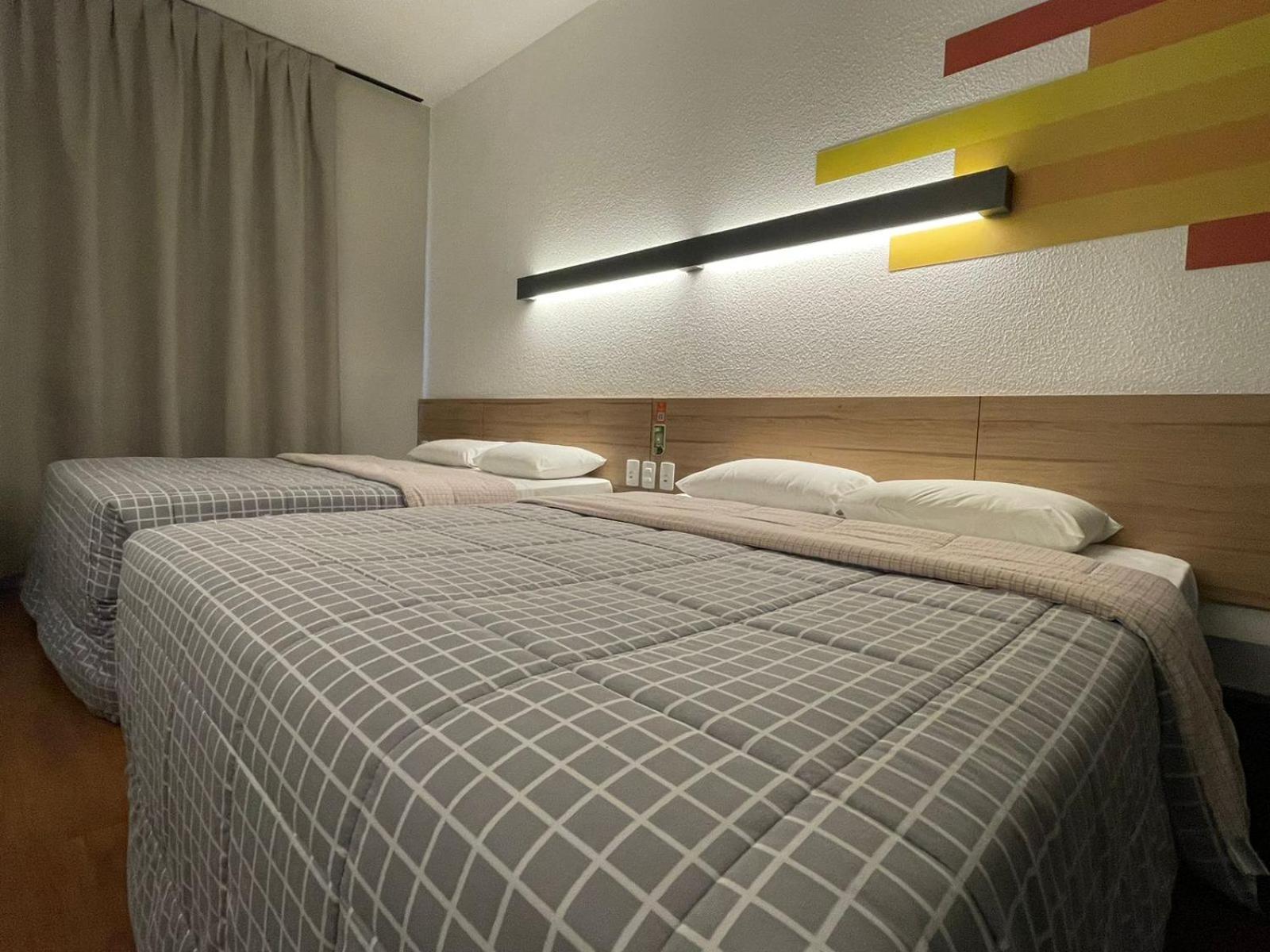 Hotel 10 Жоїнвіль Екстер'єр фото