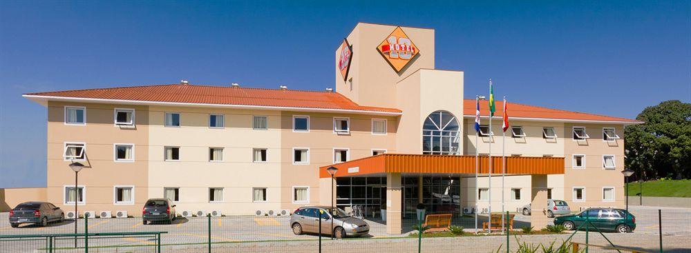 Hotel 10 Жоїнвіль Екстер'єр фото